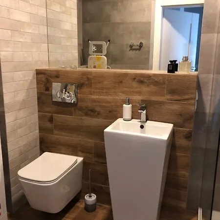 Alfa With Parking Poznań