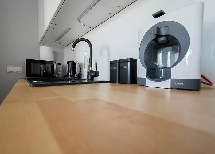 Alfa With Parking Apartment Poznan